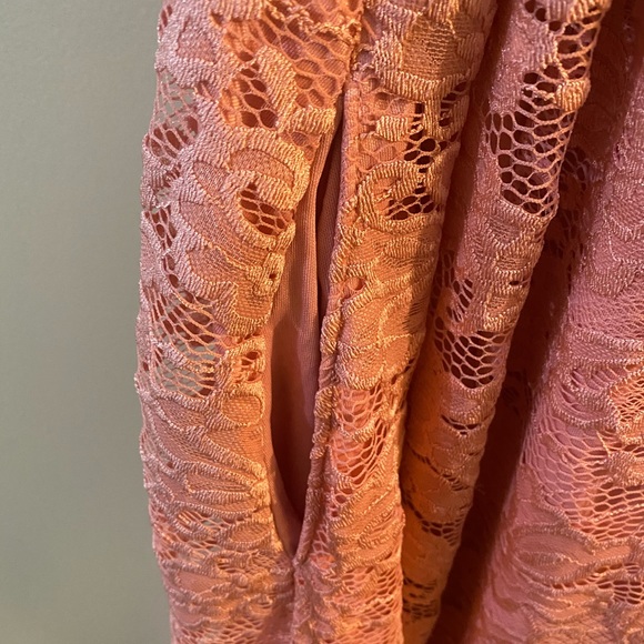 Flutter sleeve lace dress - Picture 6 of 12